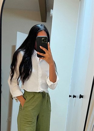 Photograph of Riley James White Long Sleeve Button-Up Blouse